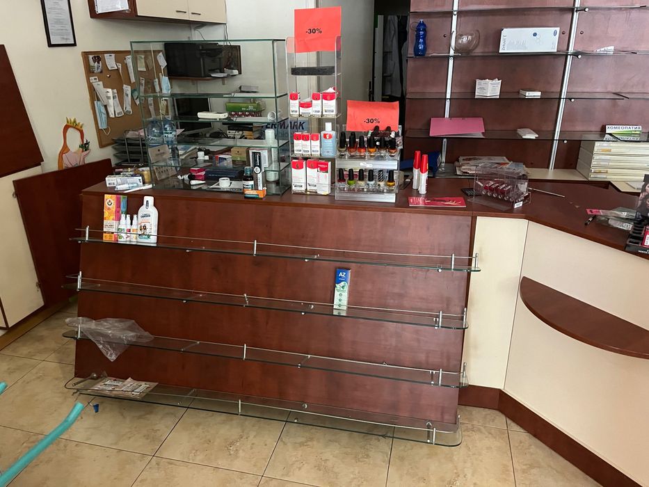 Мебели за аптека / магазин