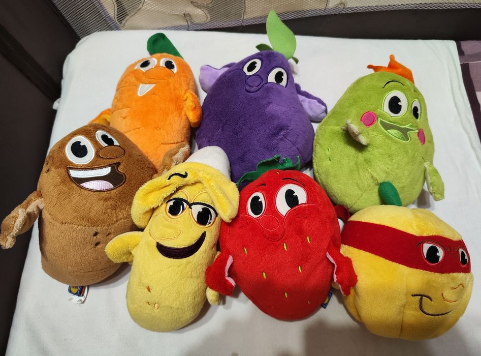 Лот бебешки играчки за момче и за момиче / плодове и зеленчуци от Лидл