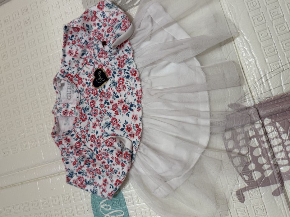 Екипчета на Guess 6-9месеца