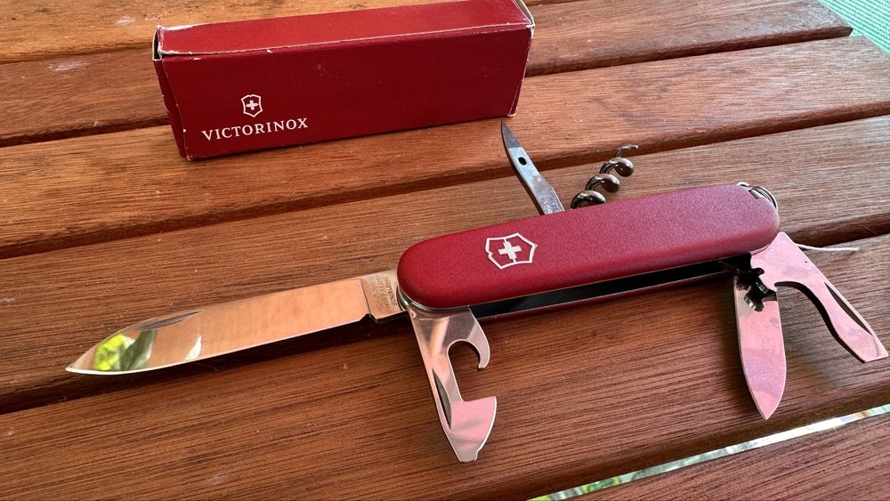 Victorinox чисто нови ножчета ! Чисто нов Victorinox Evolution 10 (85 мм) – Оригинална кутия, Чисто нов Victorinox Spartan91мм,Victorinox