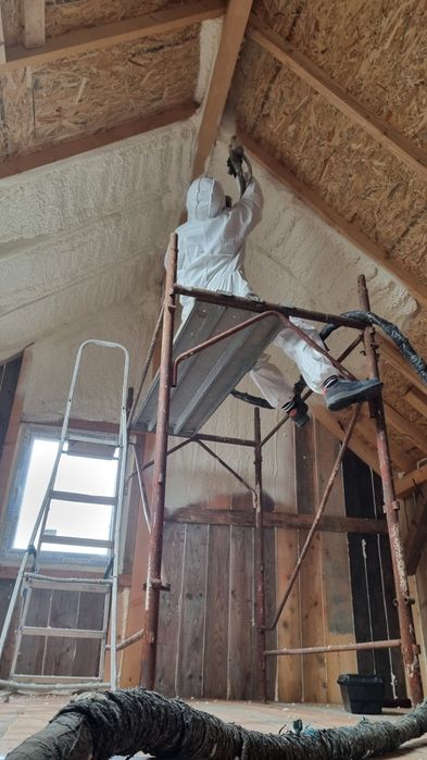 Izolatie Termica cu Spuma Poliuretanica