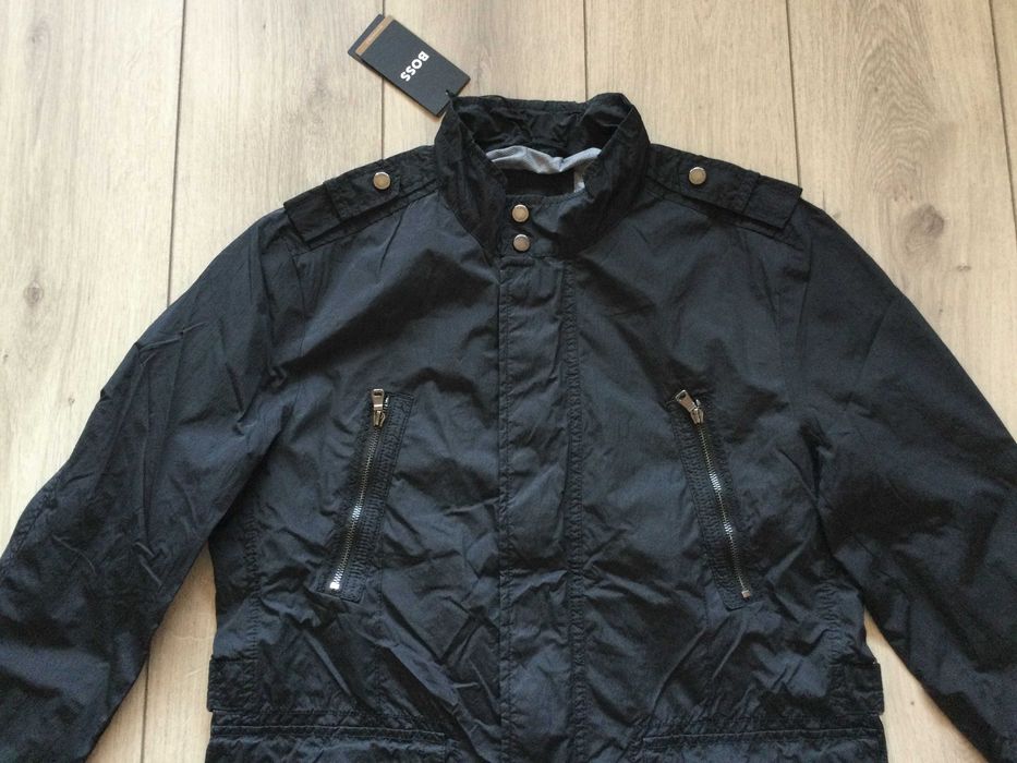 НОВО оригинално черно пролетно - есенно яке HUGO BOSS размер 54 / XL