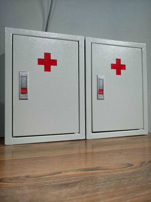 Аптечка металлическая