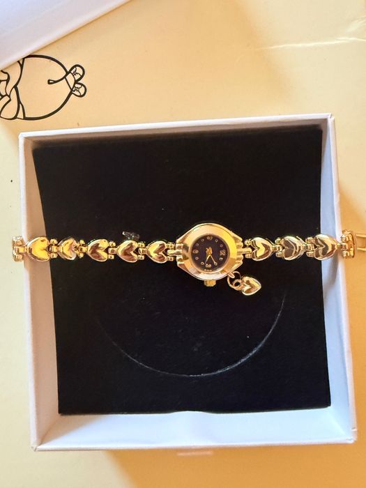 Малък женски часовник