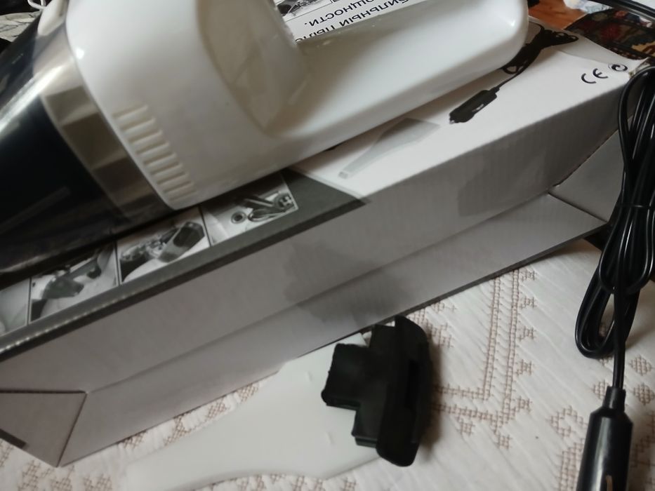 Автомобильный пылесос