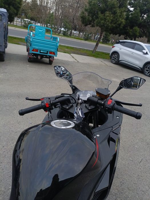 Yamaha r3 250cc в черно/красном окрасе