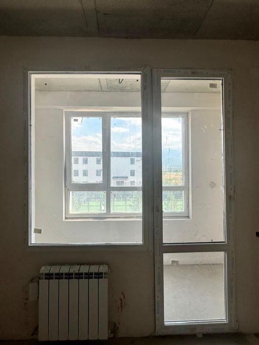 Продается пластиковая  перегородка для балкона