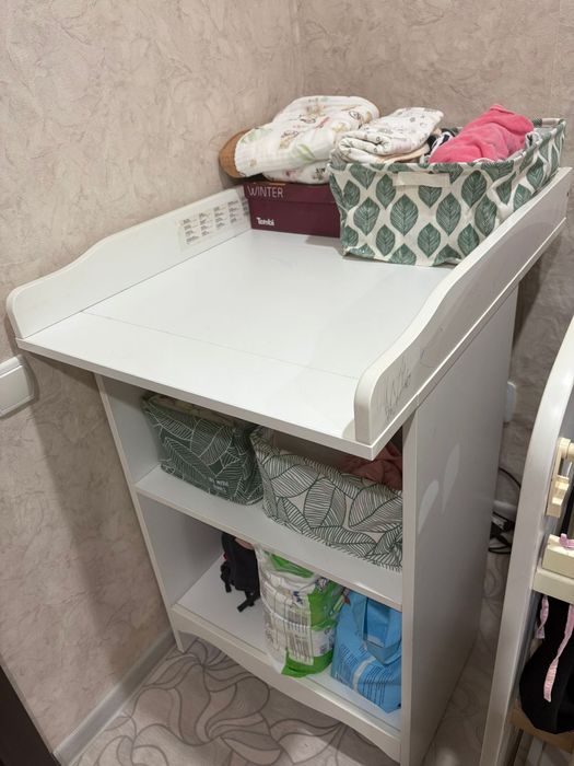 Продам пеленальный столик