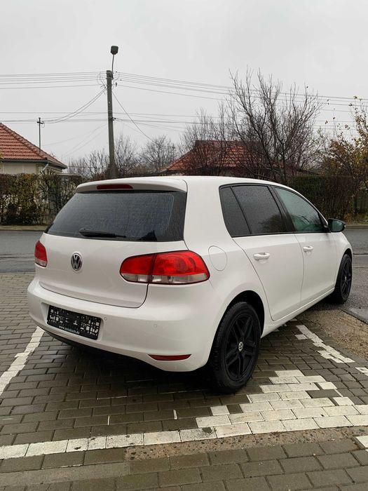 VW Golf 6 2011 / 02 EURO 5 1.6 MPI 102 cp Alb Perlat + Shadow Line TOP