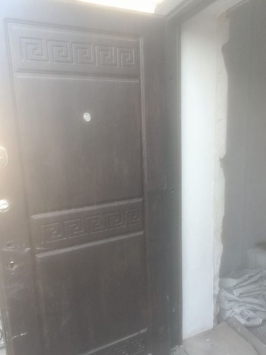 Железная дверь ...