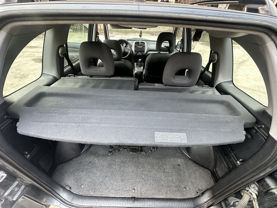 Тойота Рав4 2.0д 116к на части!