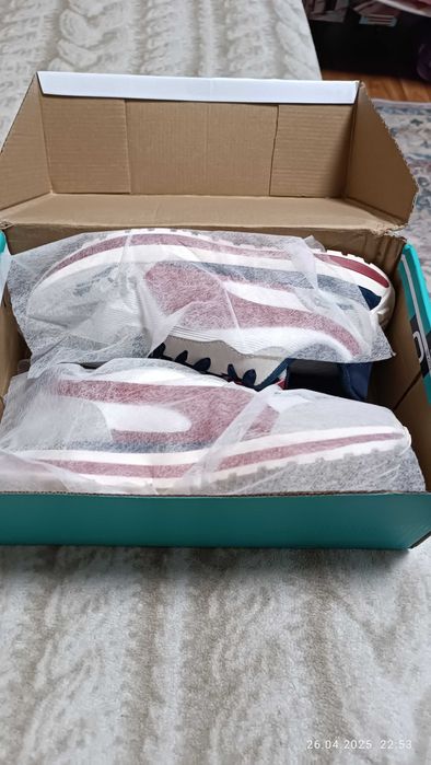 Продам кроссовки мужские. Новые