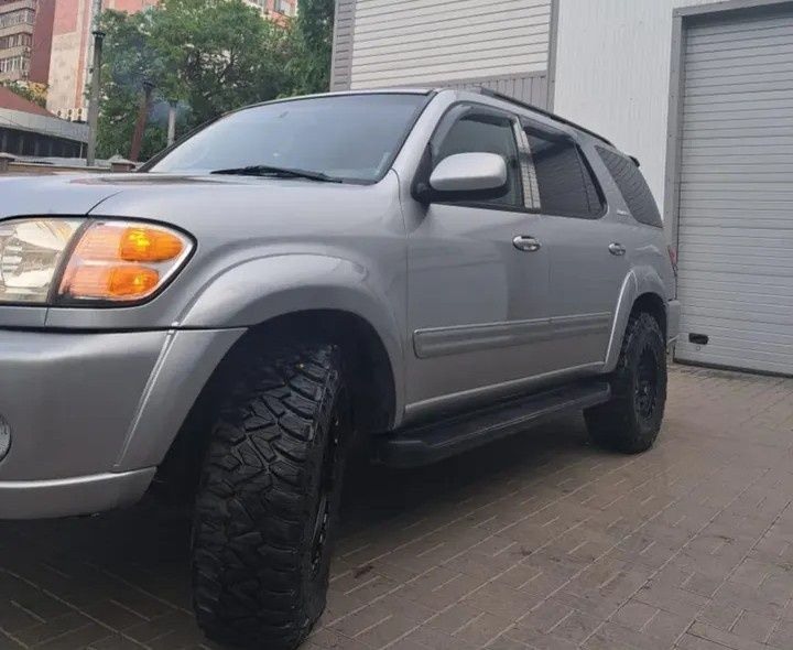 Продам Toyota Sequoia