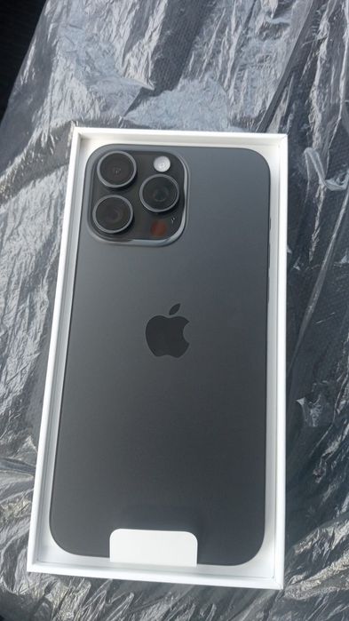 vând iphone 15 pro Max