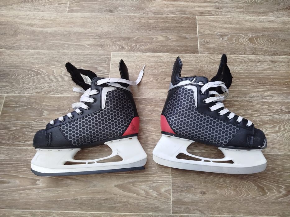 Коньки мужские 42 р.