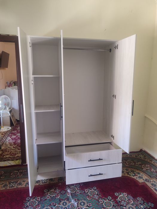 Shkaf sotiladi dastafka ustanovka bepul