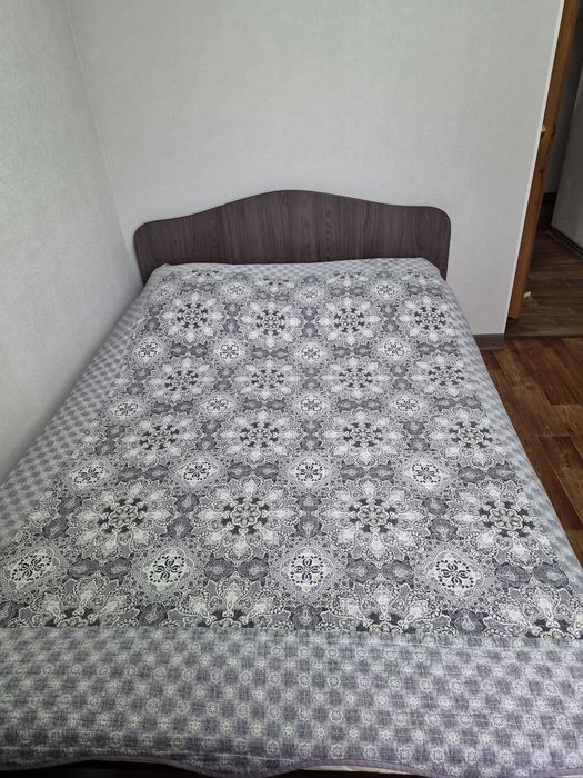 Кровать с основанием