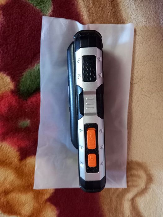 Новый телефон Tank Power с полной комплектацией