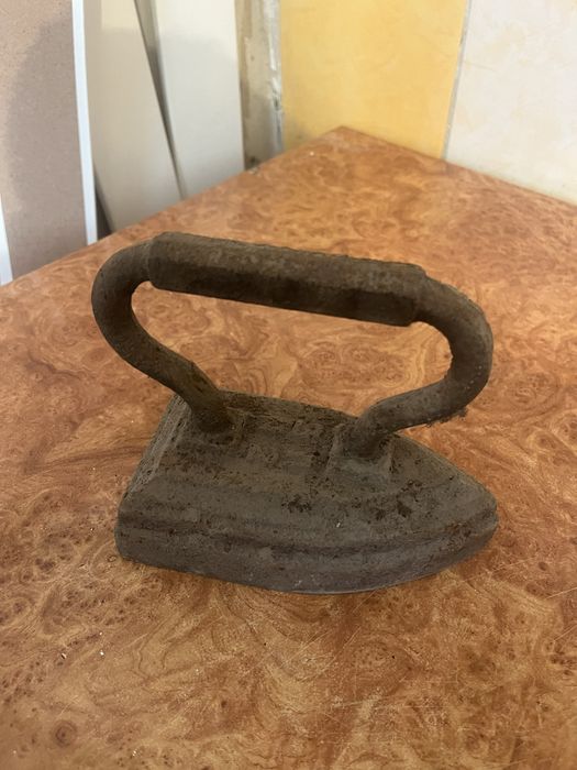 Продам Утюг Советский