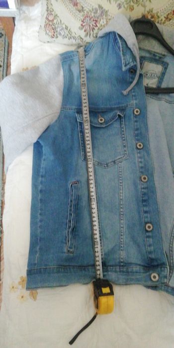 Куртка джинсовая . Подростковая. 7-8 класс