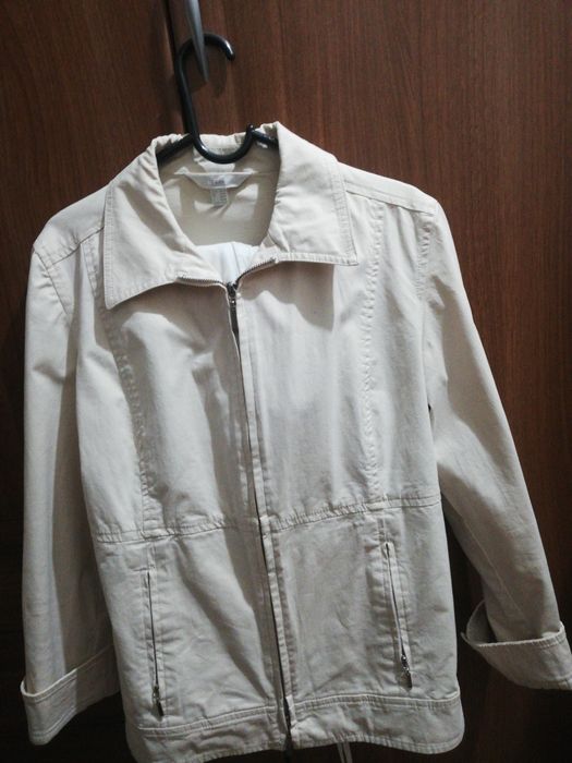 Ветровка из плотной ткани