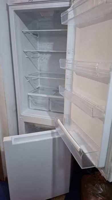 Холодильник indesit