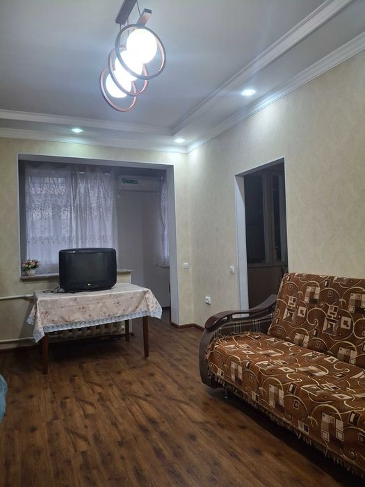 Продаётся 2комнатная квартира Кадышева.