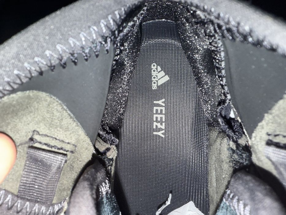 YeezyQNTM 42 2/3