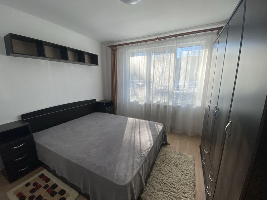 Inchiriez apartament  2,5 camere Tractorul cu 2 locuri de parcare