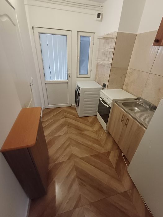 Închiriez garsoniera sector 5