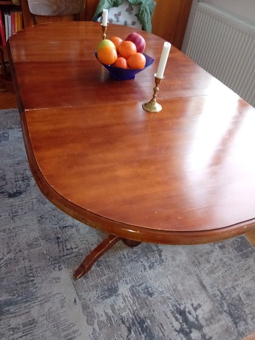 Трапезна маса от естествено дърво