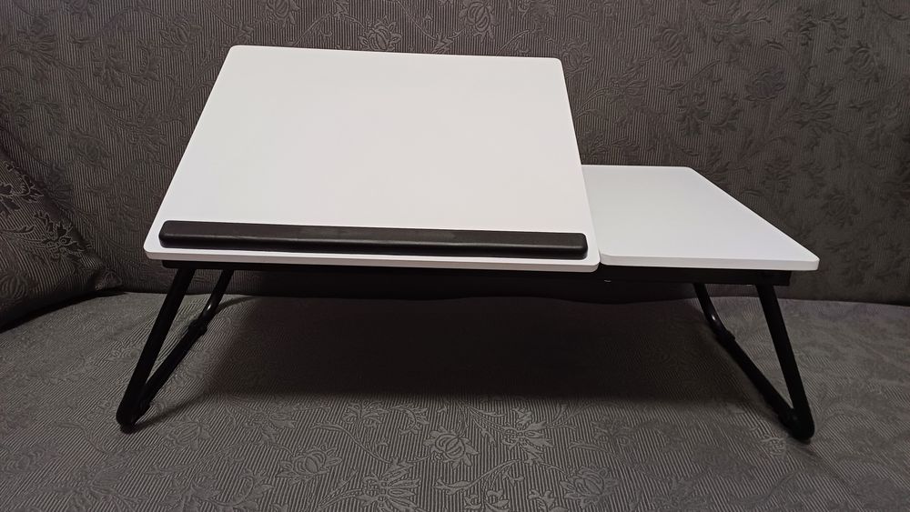 Masa alba pentru laptop