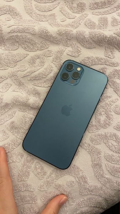 Продам iPhone 12 pro,память 256ГБ.