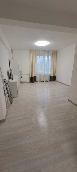 GARSONIERĂ DE VÂNZARE