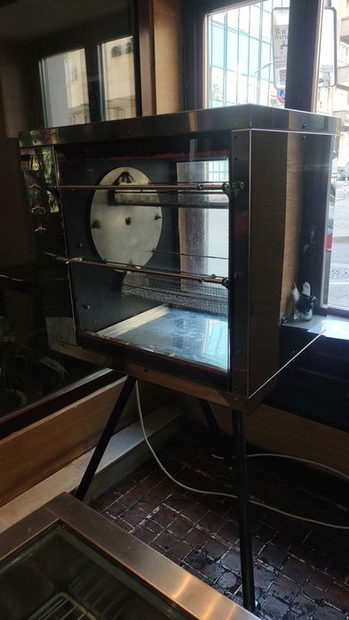 Електрически грил с въртящи се кошници