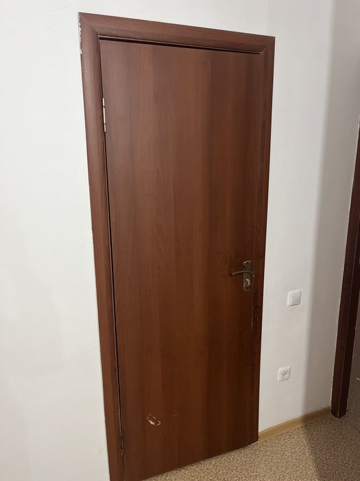 Двери продается срочно