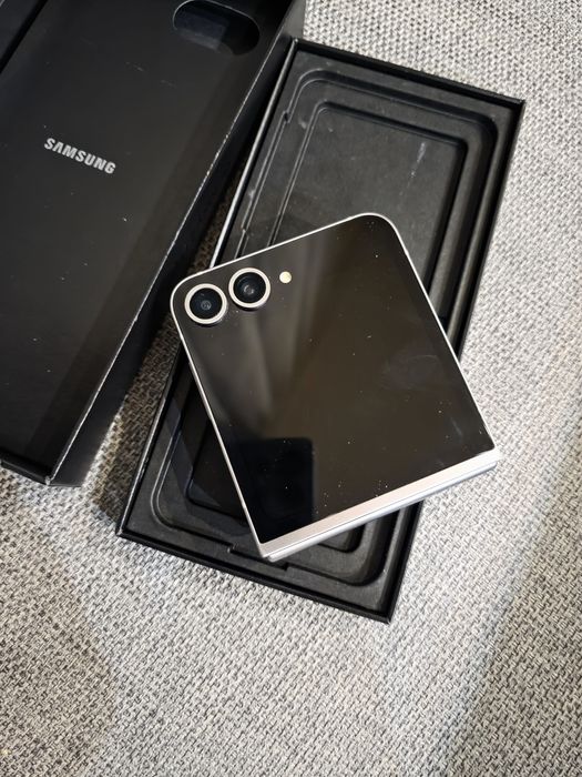 Samsung Galaxy z flip6