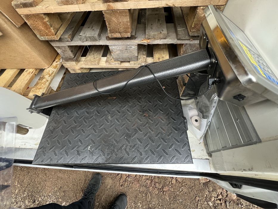 Професионален електронен кантар KraftWorld – до 350 кг