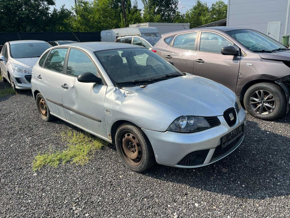 Dezmembrez Seat Ibiza 6L facelift 1,2 benzina gri argintiu 4 usi 2006