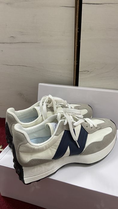 продам кроссовки 41р