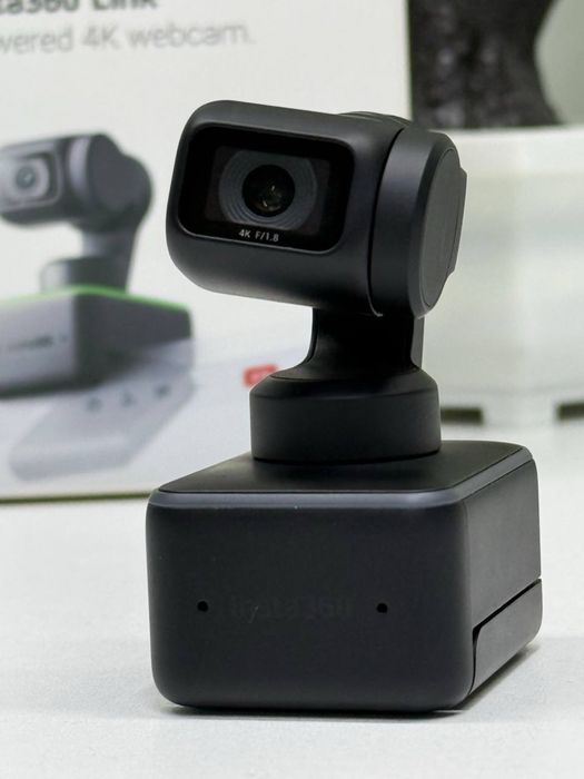 Веб камера Insta 360 Link