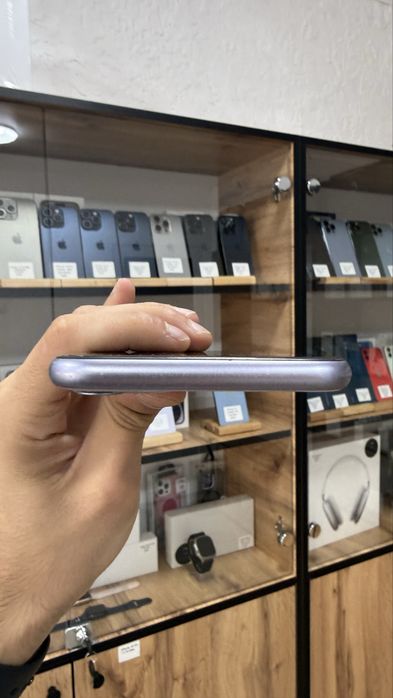 iPhone 11
