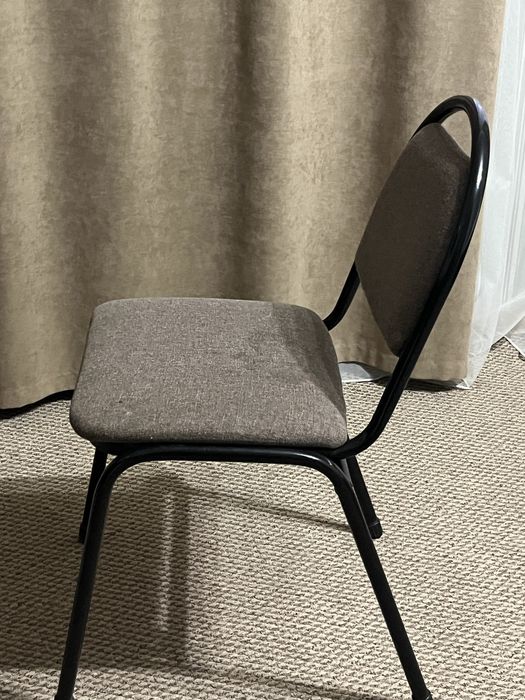 Стулья 40 штук есть