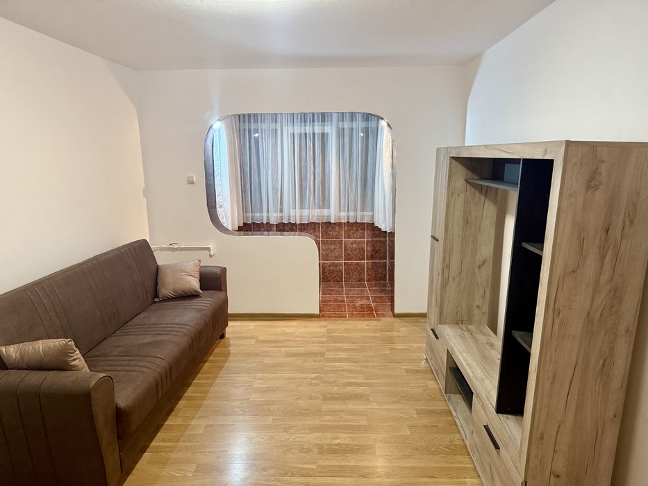 Proprietar închiriez apartament 2 camere situat în zona Narcisa