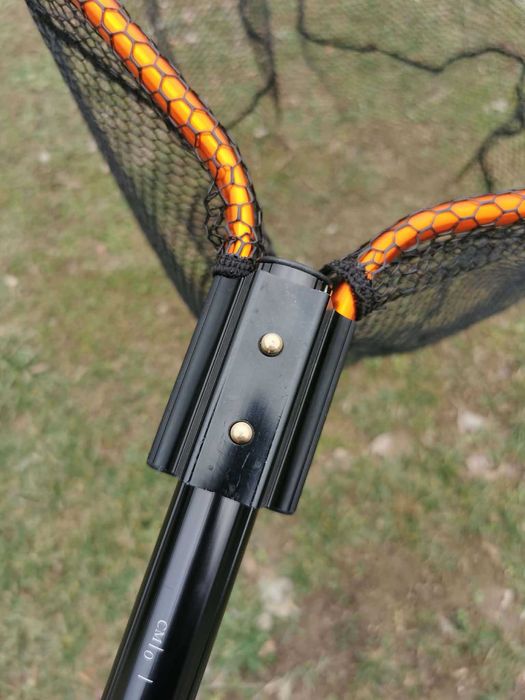 Професионален кеп за трофейни риби 2.55мт Osako CatFish Rubber Net