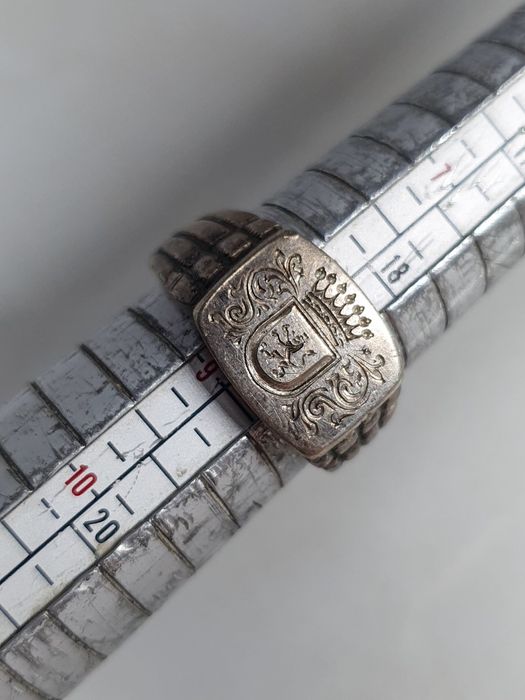 Inel bărbătesc heraldic din argint – 10,22 g