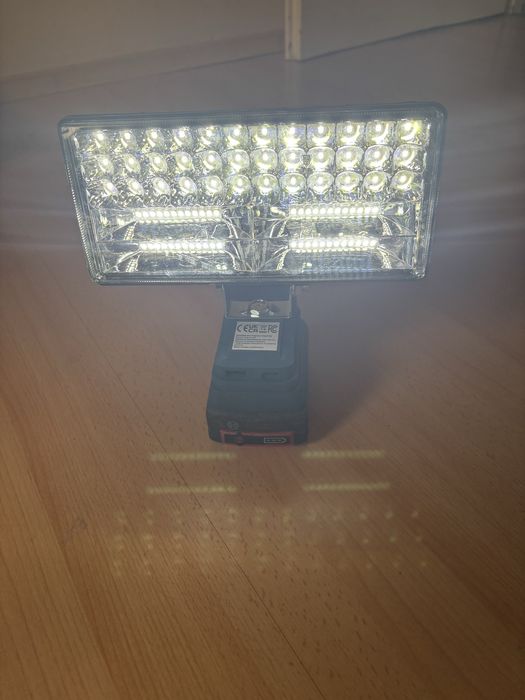 Акумулаторен прожектор Bosch