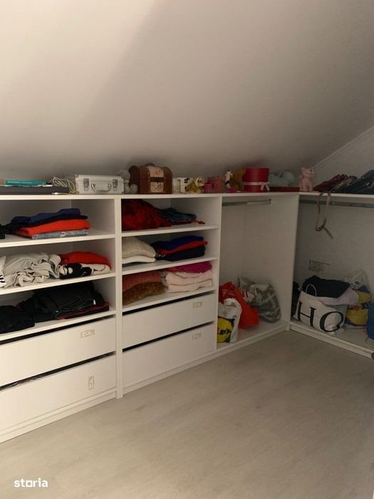 Valul Traian- Casă P+M,5cam 2bai 400 mp gaz preț.160.000 euro