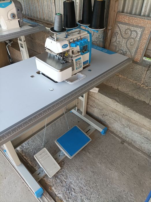 Швейная машинка аверлог