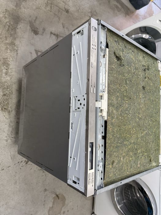 Съдомиялна  Miele за вграждане XXL автоматично отваряне